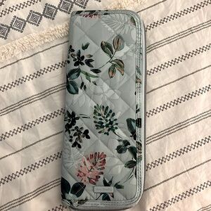 NWT Vera Bradley Seawater Blooms curling iron/make up bag